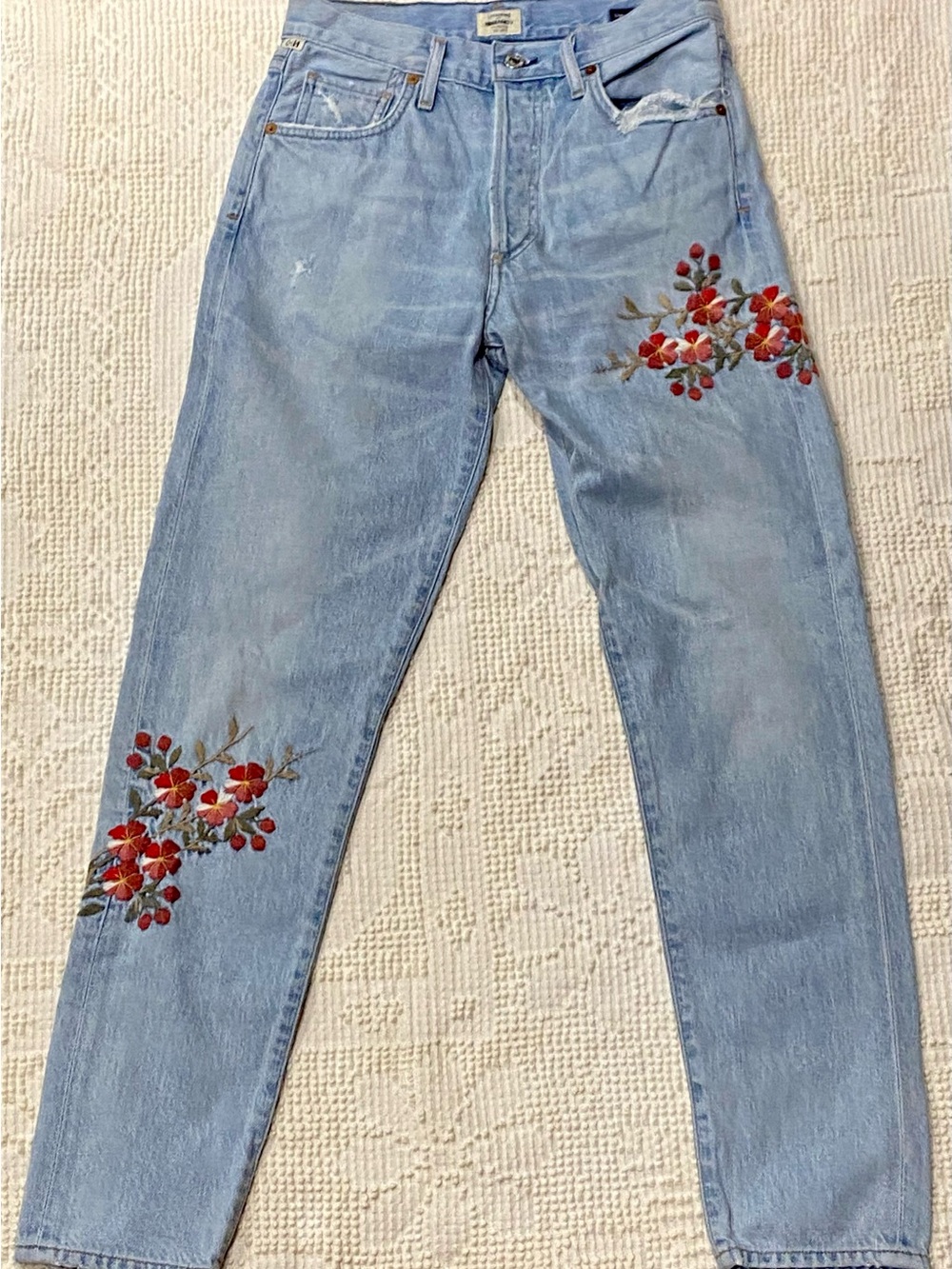 Citizens Of Humanity Distressed Blue Jeans with Floral Blossom Embroidery Sz. 24